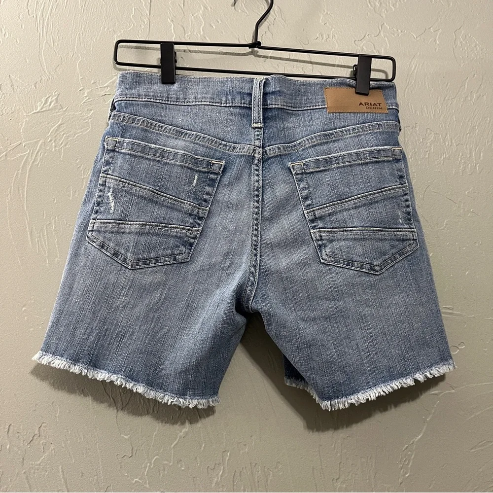 Ariat Blue Denim Jean Shorts Perfect Rise Boyfriend‎ 25 5 inch inseam nwot